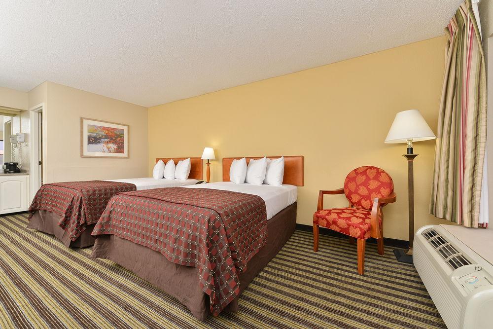 Quality Inn At The Mall - Valdosta Buitenkant foto